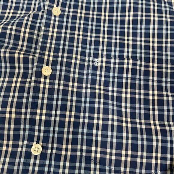 IZOD Men's Non-Iron Stretch Button Down Shirt Navy Blue Checkered Size Small - Picture 2 of 9